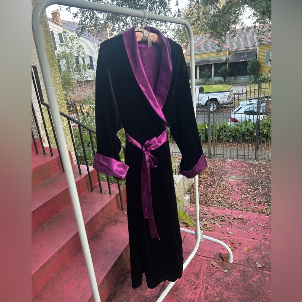 Jaclyn Smith Intimates Robe
